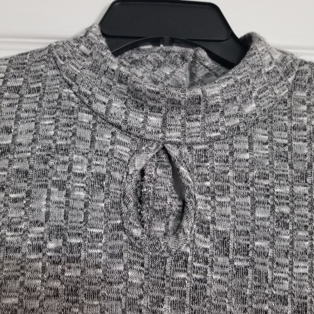 Ladies tunic - Picture 2 of 3